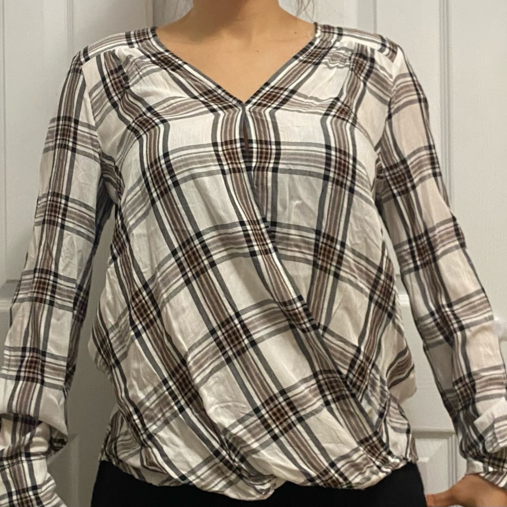 Max Studio Black and White Plaid V-Neck Blouse